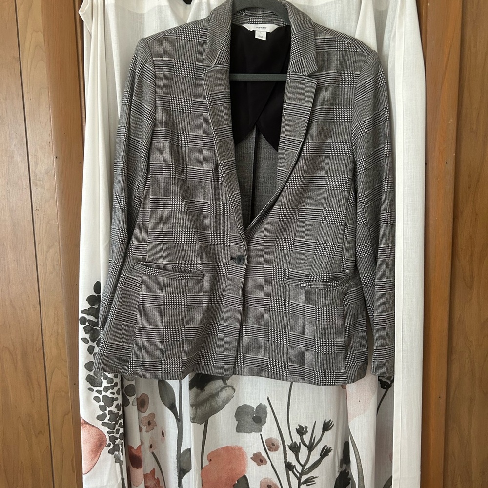 Old Navy Black and White Checkered Blazer